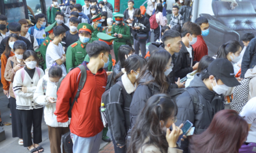 IMAP đưa 500 người dân Nghệ An, Hà Tĩnh về Tết