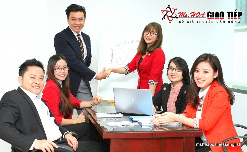 Nên học anh văn giao tiếp ở đâu?